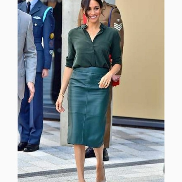 Mondi Dresses & Skirts - Mondi vintage dark green faux leather skirt